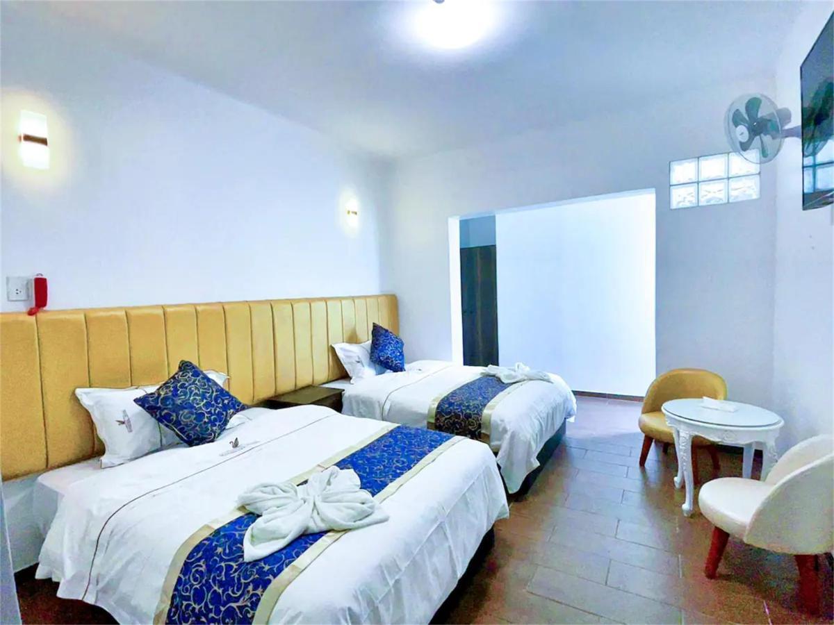 Manantial No.004 Hotel 2*