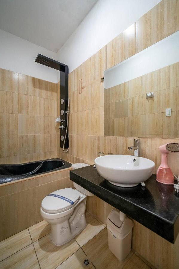 Manantial No.004 Hotel Lima