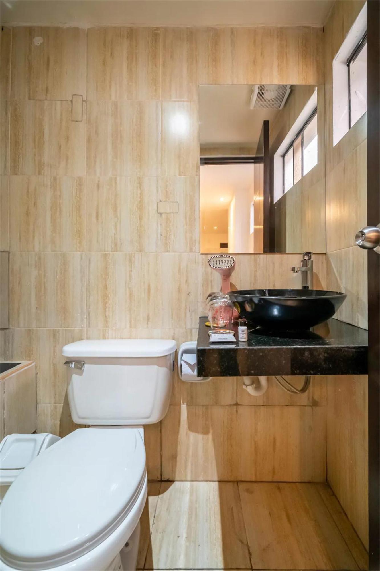 Manantial No.004 Hotel Lima